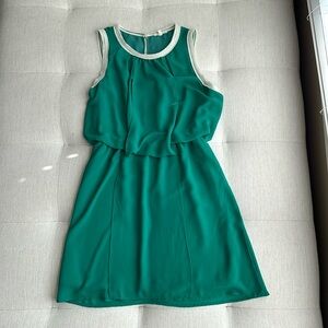 Under Skies Small Sleeveless Dress 👗